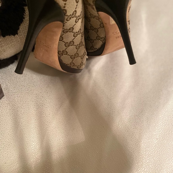 Free shipping **Gucci Beige/Brown GG Canvas Horsebit Peep Toe Pumps - Picture 5 of 9